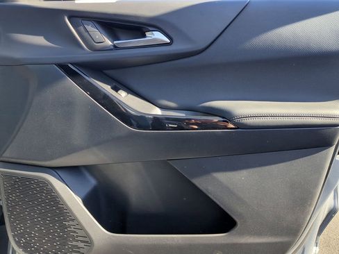 Used 2025 Chevrolet Equinox LT image 34