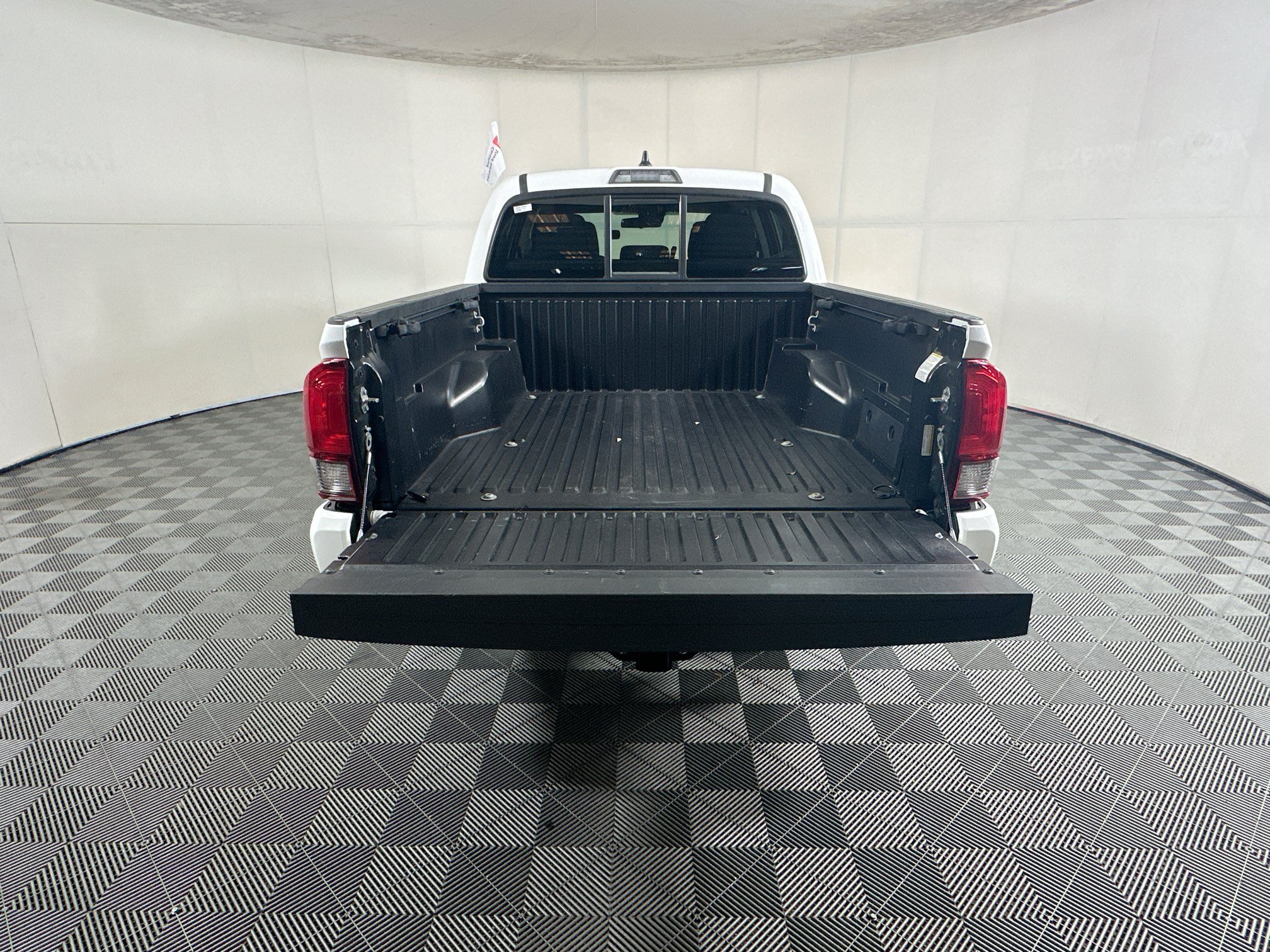 Certified 2023 Toyota Tacoma SR AWD/4WD image 30