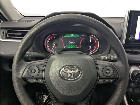 Used 2025 Toyota RAV4 XLE FWD image 16