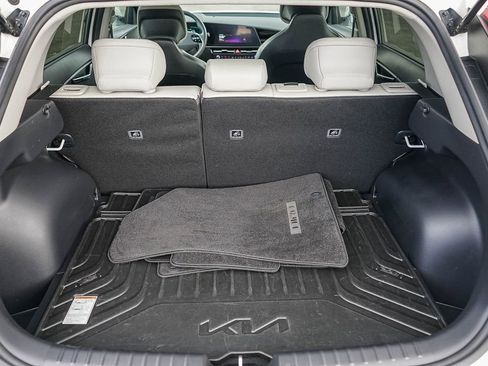 Used 2023 Kia Niro EX Touring image 30