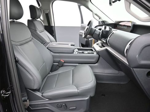 New 2026 Ford Expedition Active image 16