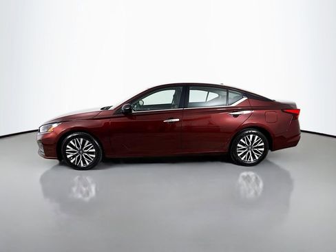 Used 2024 Nissan Altima 2.5 SV FWD image 4