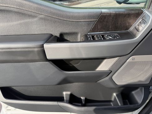 Used 2023 Ford F150 Lightning Lariat image 35