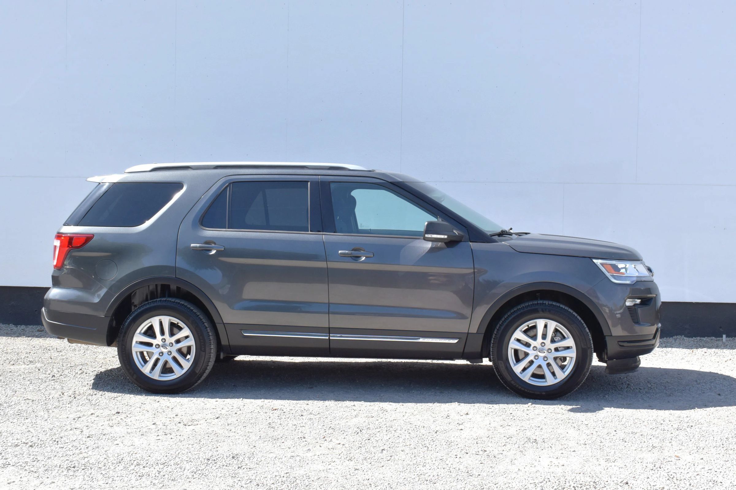 Used 2019 Ford Explorer XLT w/ Equipment Group 201A AWD/4WD image 6