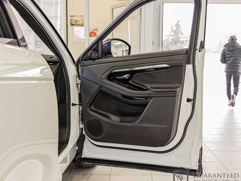 Used 2020 Land Rover Range Rover Evoque R-Dynamic S image 38