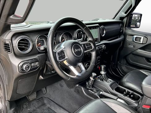 Used 2021 Jeep Gladiator Overland AWD/4WD image 18