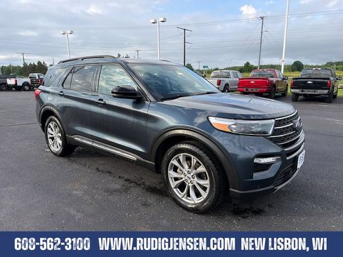 Used 2023 Ford Explorer XLT w/ Equipment Group 202A AWD/4WD image 7