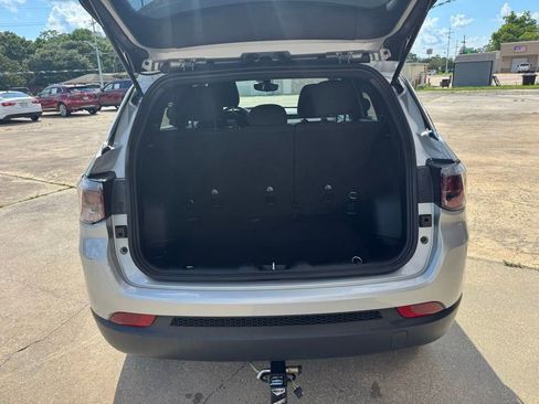 Used 2024 Jeep Compass Sport AWD/4WD image 6
