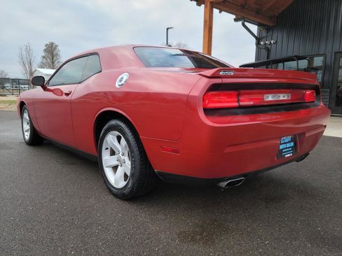 Used 2013 Dodge Challenger R/T image 6