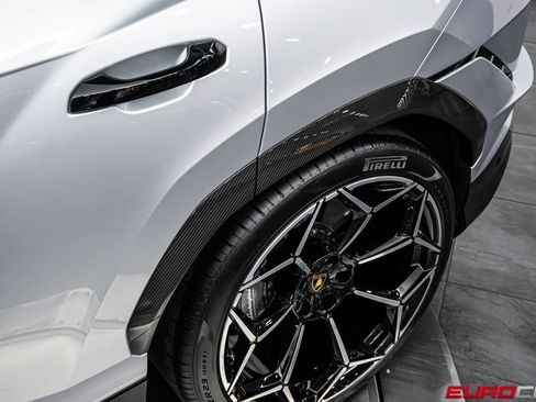 Used 2024 Lamborghini Urus Performante AWD/4WD image 20