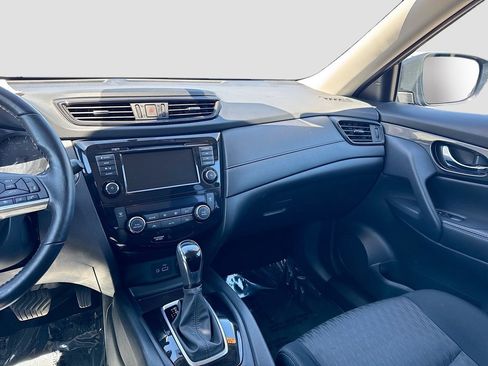 Used 2018 Nissan Rogue SV w/ Premium Package AWD/4WD image 22