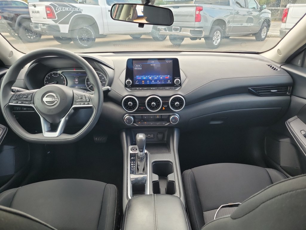 Used 2024 Nissan Sentra SV FWD image 9
