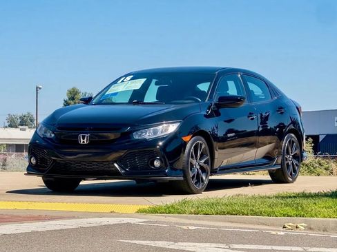 Used 2018 Honda Civic Sport image 3