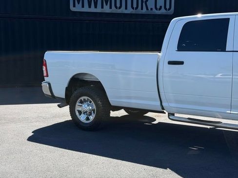 Used 2024 RAM 3500 Tradesman w/ Chrome Appearance Group AWD/4WD image 4