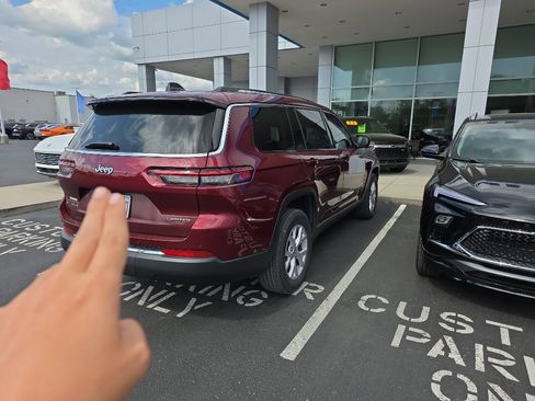 Used 2021 Jeep Grand Cherokee L Limited image 3