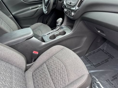 Used 2022 Chevrolet Equinox LT w/ LPO, Floor Liner Package FWD image 15