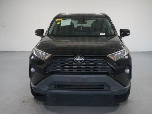 Used 2020 Toyota RAV4 XLE Premium FWD image 2