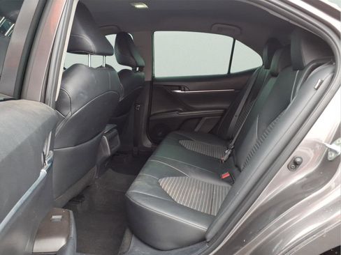 Used 2023 Toyota Camry SE image 4