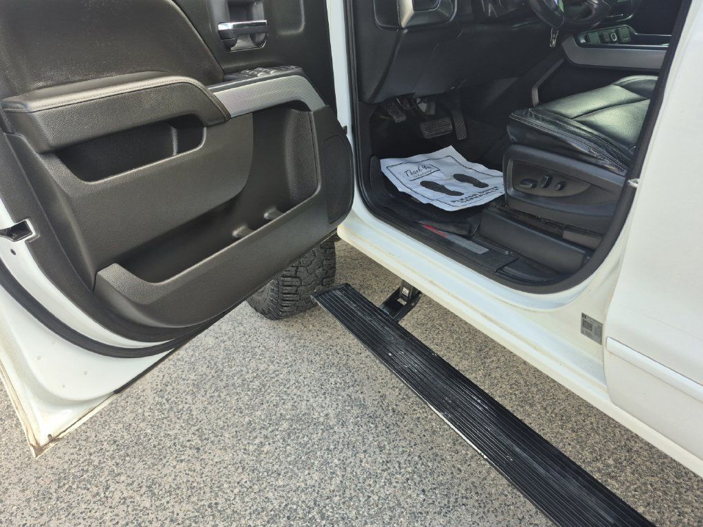 Used 2018 Chevrolet Silverado 1500 LT w/ All Star Edition AWD/4WD image 16