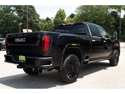 New 2026 GMC Sierra 2500 Denali Ultimate w/ LPO, Black Badging Package AWD/4WD image 8