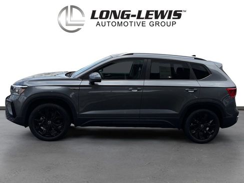 Certified 2024 Volkswagen Taos SE w/ Black Wheel Package FWD image 2