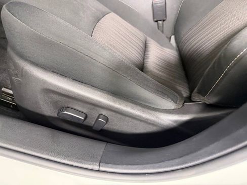Used 2025 Nissan Altima 2.5 SV FWD image 24
