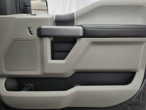Used 2016 Ford F150 XLT AWD/4WD image 21