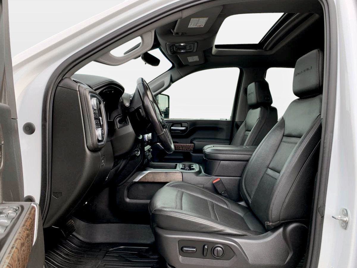 Used 2021 GMC Sierra 3500 Denali w/ Denali Ultimate Package AWD/4WD image 17