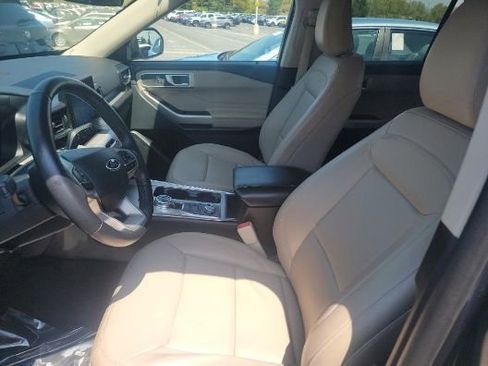 Used 2023 Ford Explorer XLT w/ Equipment Group 202A AWD/4WD image 9