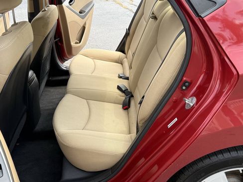 Used 2012 Hyundai Elantra GLS w/ Preferred Pkg 3 FWD image 16