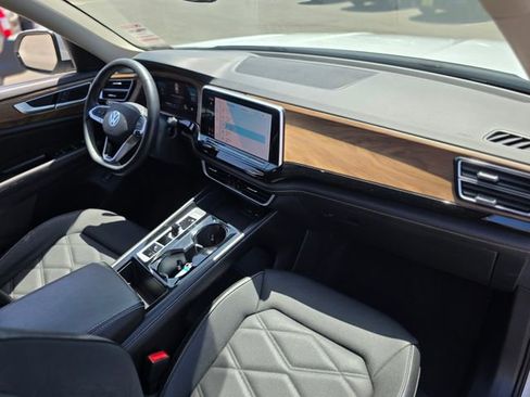 Used 2024 Volkswagen Atlas SE FWD image 9