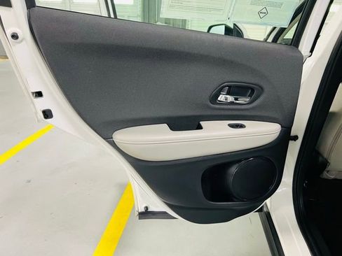 Used 2021 Honda HR-V LX image 25