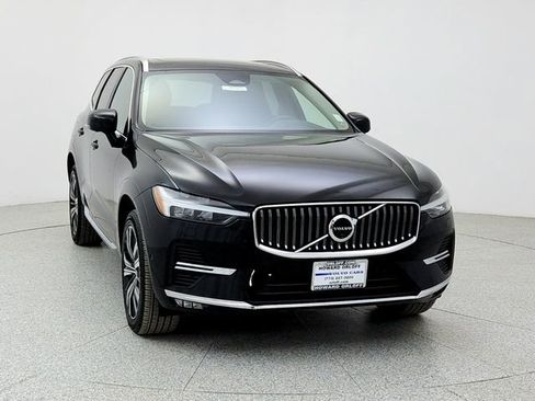 Certified 2023 Volvo XC60 B5 Plus w/ Climate Package image 2