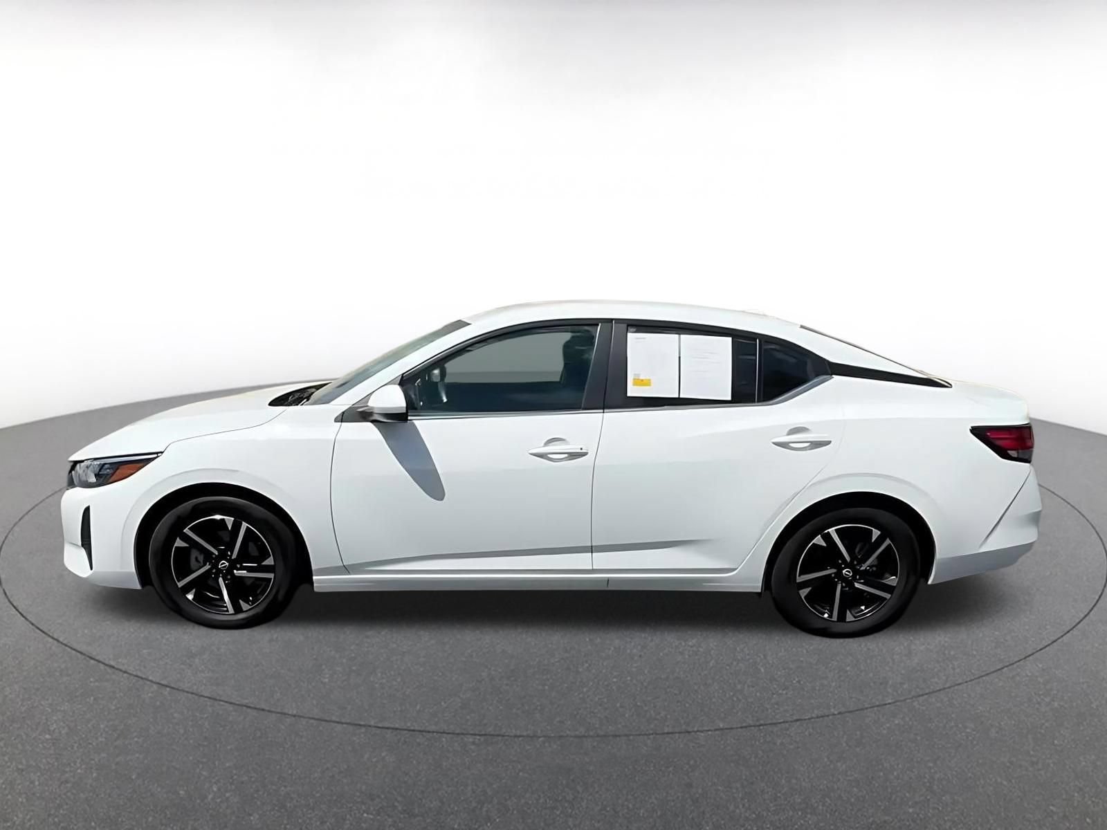 Used 2025 Nissan Sentra SV FWD image 8