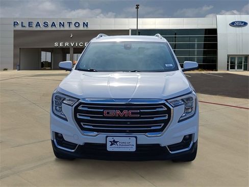 Used 2024 GMC Terrain SLT image 8