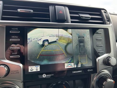 Used 2022 Toyota 4Runner SR5 Premium image 19