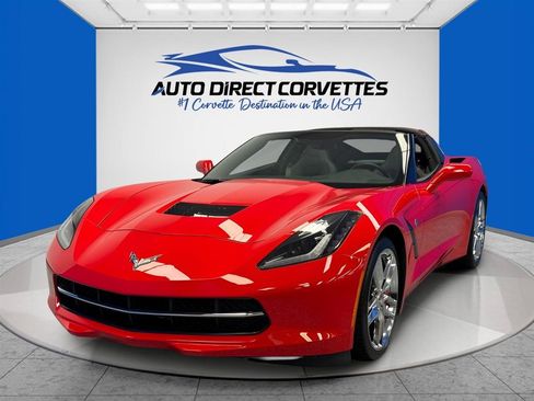 Used 2019 Chevrolet Corvette Stingray Coupe w/ 1LT RWD image 1