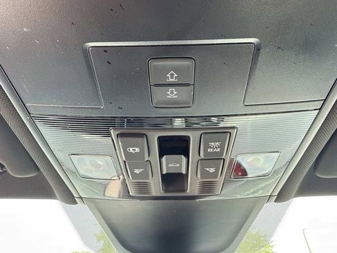 Used 2023 Volkswagen Tiguan SE R-Line AWD/4WD image 42
