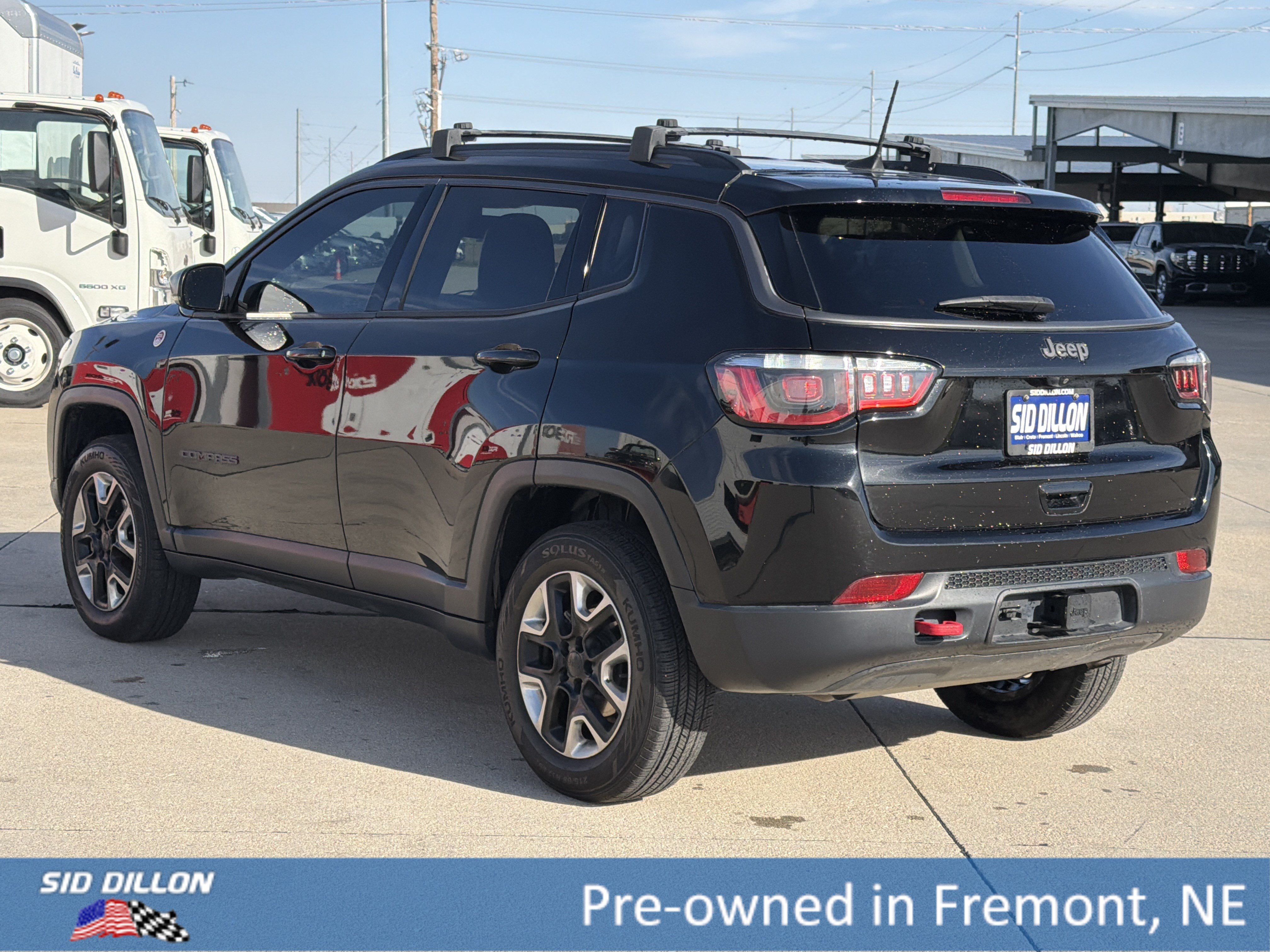 Used 2018 Jeep Compass Trailhawk w/ Leather Interior Group AWD/4WD image 3