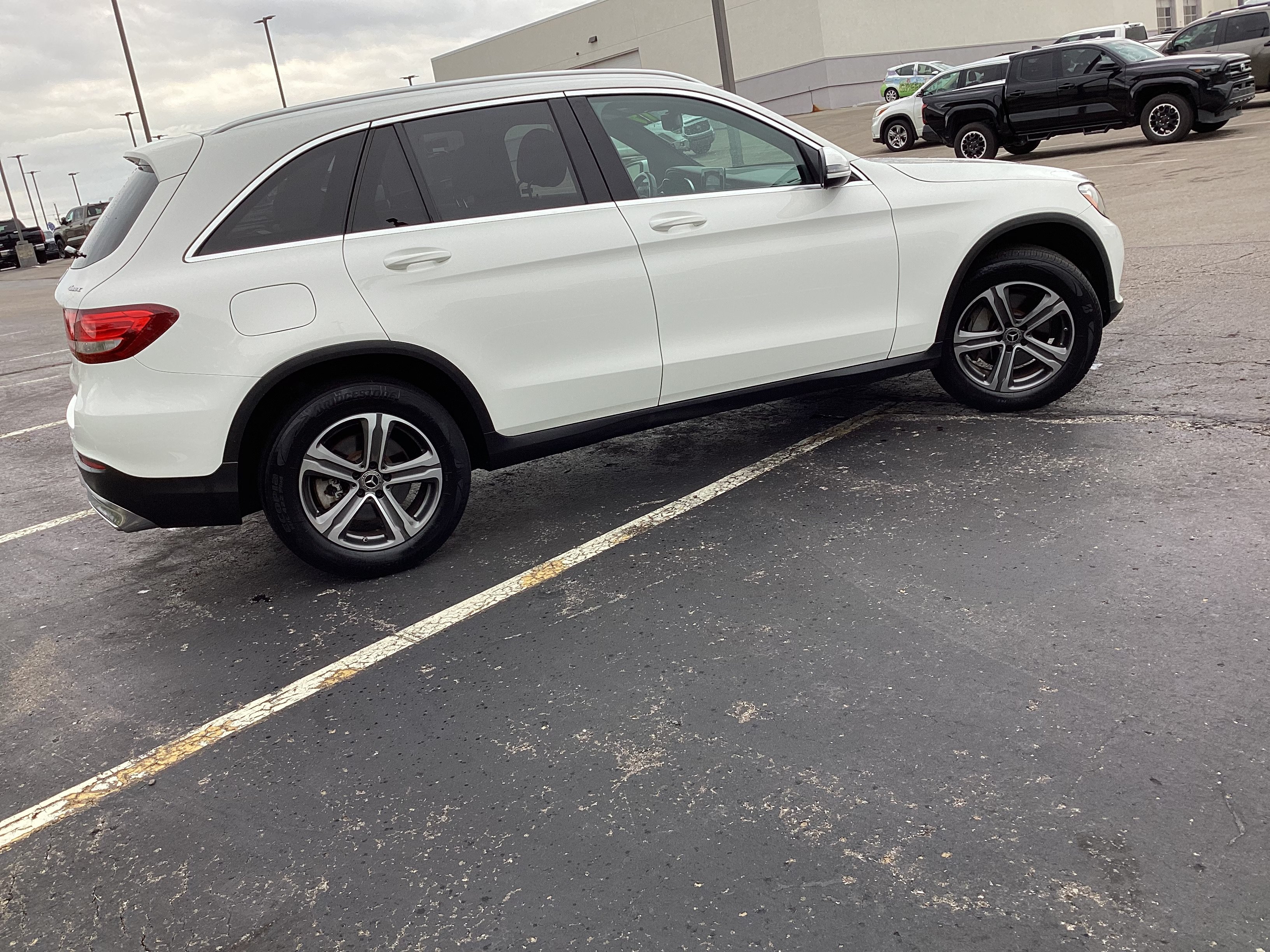 Used 2019 Mercedes-Benz GLC 300 4MATIC image 25