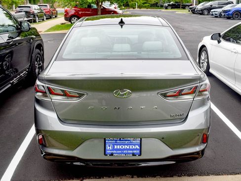Used 2018 Hyundai Sonata Limited w/ Ultimate Package 02 FWD image 6