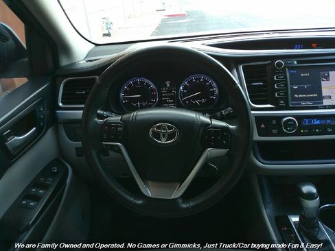 Used 2015 Toyota Highlander Limited image 14