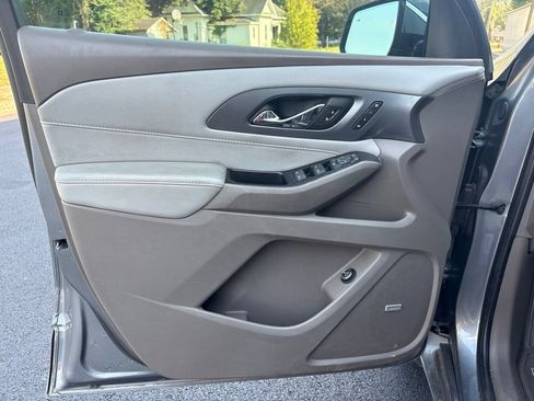 Used 2020 Chevrolet Traverse Premier AWD/4WD image 9