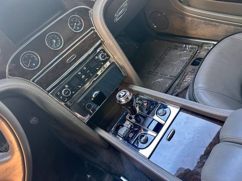 Used 2011 Bentley Mulsanne RWD image 18