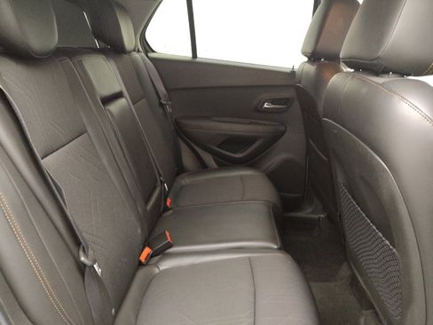 Used 2017 Chevrolet Trax LT w/ LT Convenience Package FWD image 19