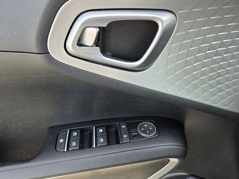 Certified 2024 Kia Soul LX w/ Option Group 015 FWD image 17