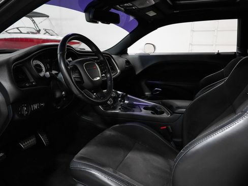 Used 2018 Dodge Challenger T/A RWD image 9