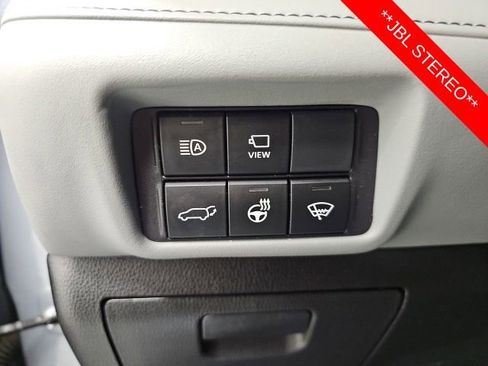 Used 2022 Toyota Highlander Platinum AWD/4WD image 18