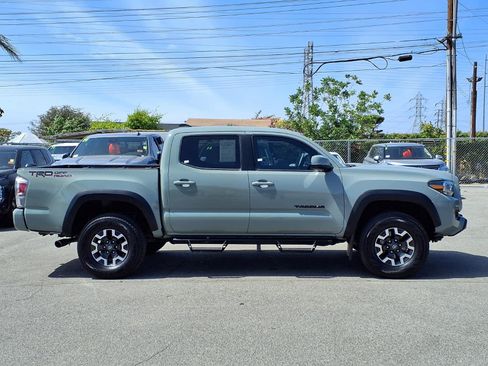 Used 2023 Toyota Tacoma TRD Off-Road w/ Technology Package RWD image 3