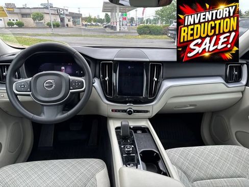Used 2022 Volvo XC60 B5 Momentum AWD/4WD image 10